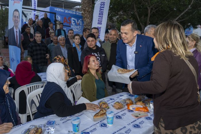 Bakan Abdullah zyiit, Yeniehirli vatandalarla iftar sofrasnda bulutu