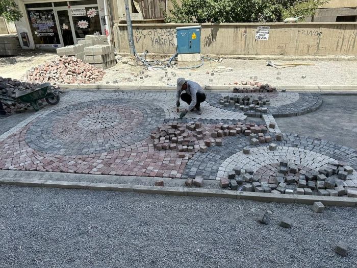 Hakkari’de cadde ve sokaklar yenileniyor