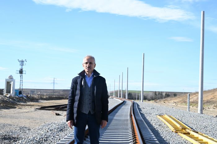 Bakan Uralolu Halkal-Kapkule hzl tren projesi iin tarih verdi 