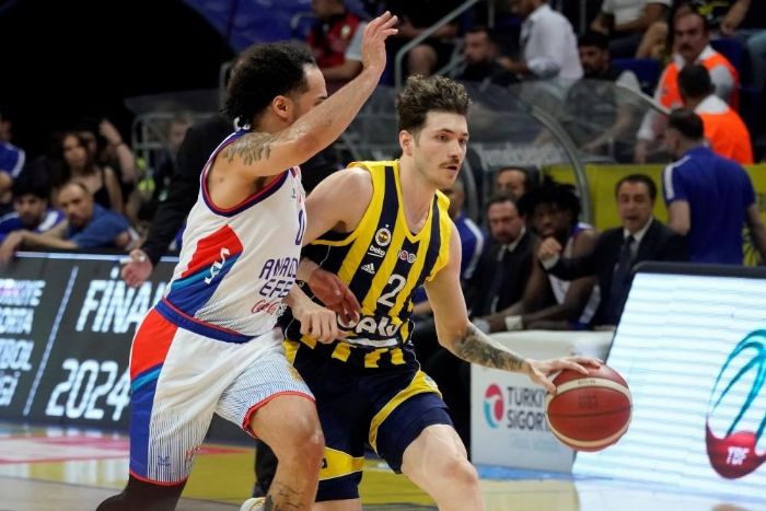 Fenerbahe, final serisinin 4. manda Efesi arlayacak