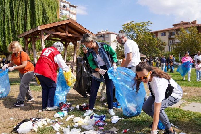 Doaseverler, Dnya Temizlik Gn'nde p toplad