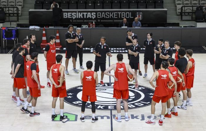 A Milli Erkek Basketbol Takm'nn stanbul kamp balad