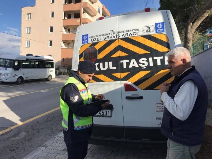 renciler trafik dedektifi oldu