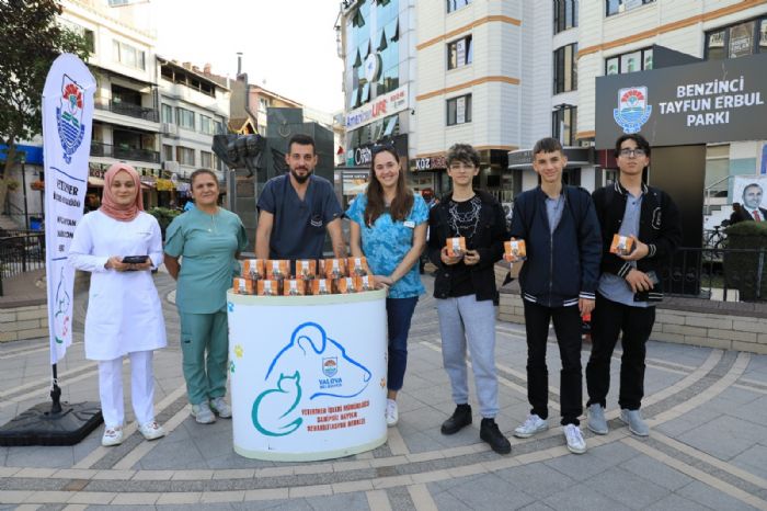 Yalova Belediyesi, Hayvanlar Koruma Gn'nde Mama Datm Yapt