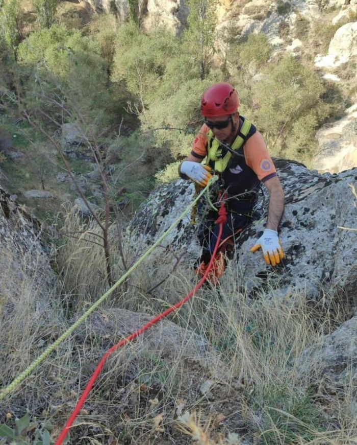 5 gndr kayalklarda mahsur kalan kei AFAD ekiplerince kurtarld