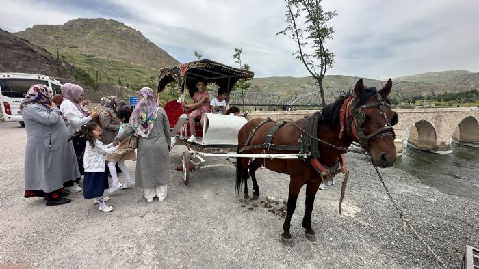 7 bin yllk tarihi Palu ilesi, sezonun ilk ziyaretilerini arlad