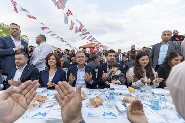 Bakan Seer, 'Bayram Sofras'nda Tarsus halkyla bulutu