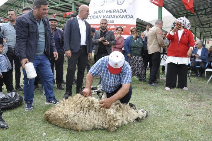 Isparta'da 15 obana karavan hediye edildi