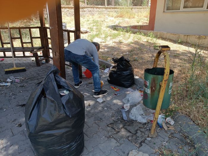 Hakkarideki parklar plerden temizlendi