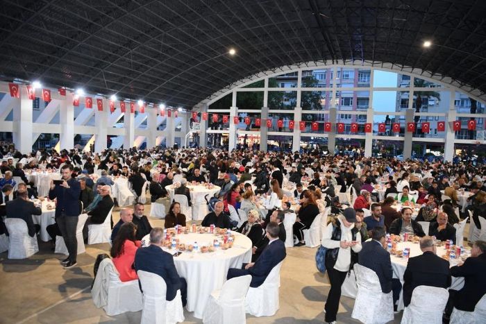 Antalyada Roman vatandalar iftarda bir araya geldi