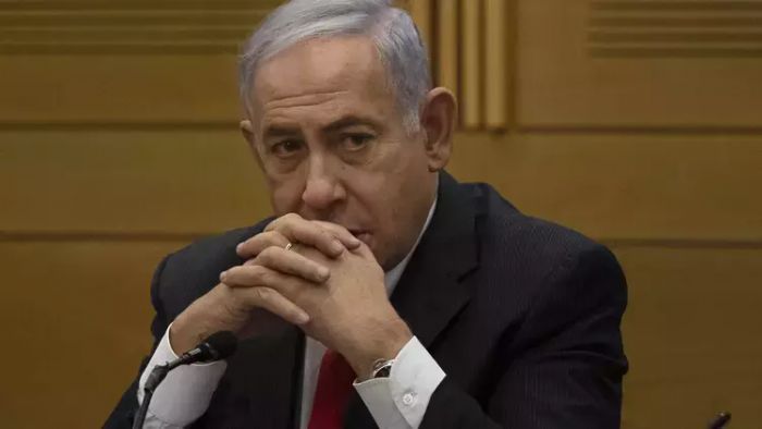 srailde Netanyahuya tepkiler byyor