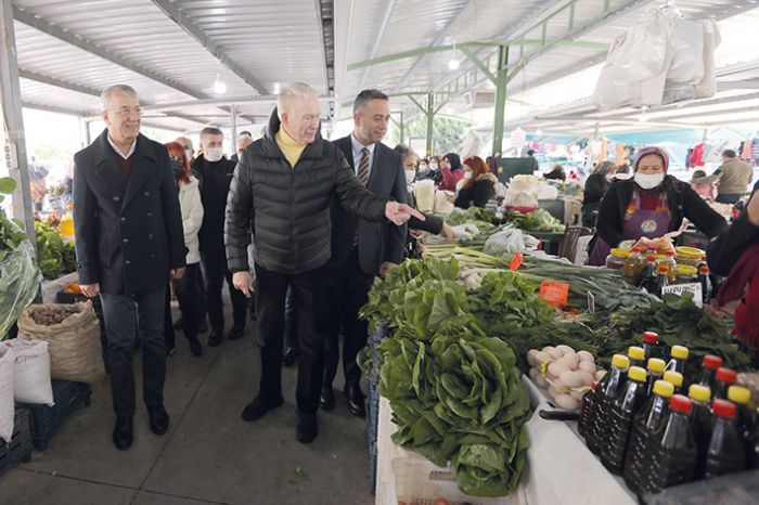 Usta gazeteciler, Mezitli Kadn retici Pazarn ziyaret etti