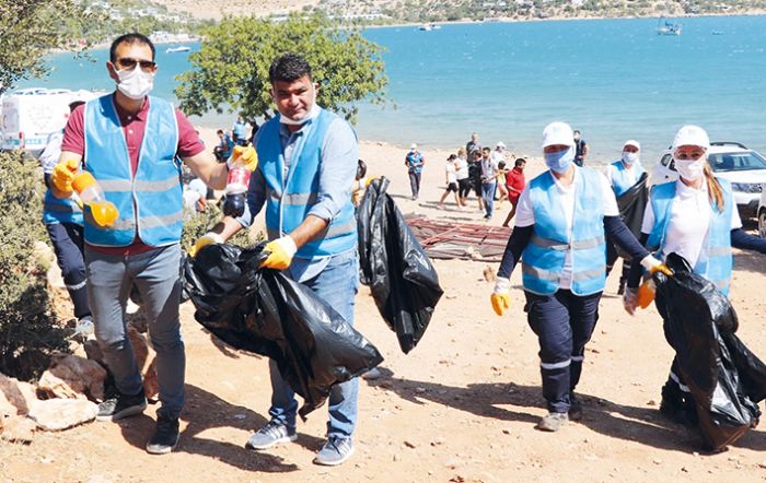 Yangnda zarar gren Bosak mevkiinde evre temizlii yapld