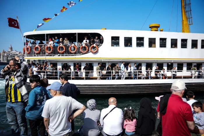 stanbul Eminnndeki insan seli fotoraflara yansd