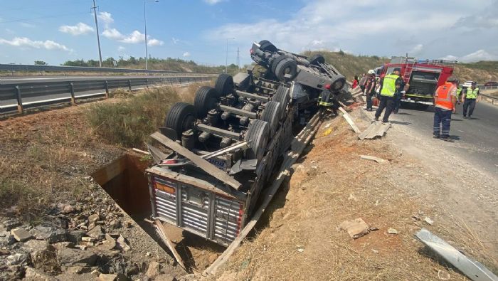 Marmara Otoyolunda tr devrildi: 1 l