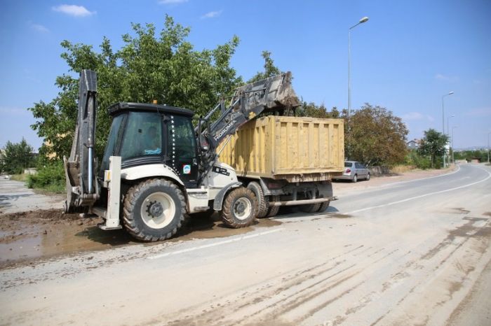 Melikgazi'de iddetli yamur sonrasnda temizlik almalar yapld   