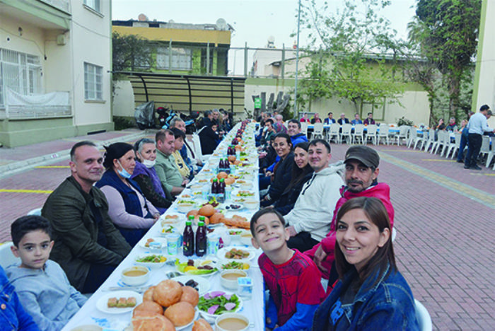 Mersinde orman alanlar iftar sofrasnda bulutu