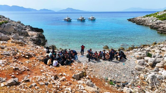 Dzensiz gmenleri Yunanistan diye ssz koya brakp gittiler