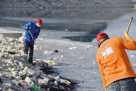 Bykehirden Tarsus Berdan Barajnda temizlik almas