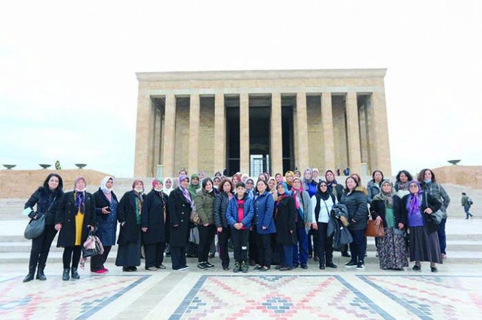 Mezitli’nin retici kadnlar Atatrk’n huzuruna kt