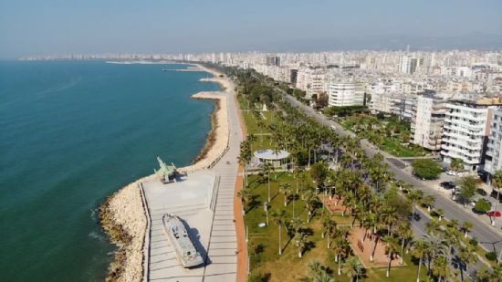 Mersin’de yln ilk gn cadde ve sokaklar bo kald