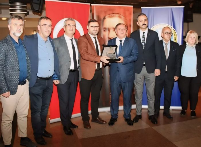 Mersin SMMMO heyetinden Baysala plaket