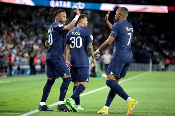 Mbappe, Messi ve Neymar lsnden 64 gol   