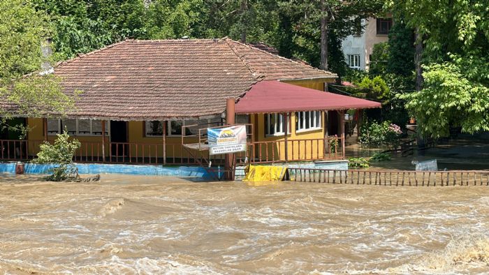 Rafting tesisleri sulara gmld