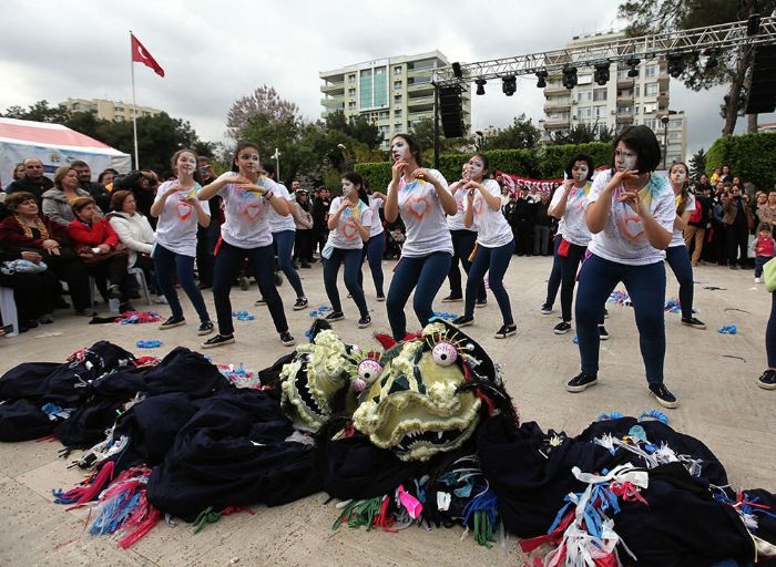 Uluslararas Portakal iei Karnaval 25-30 Nisanda