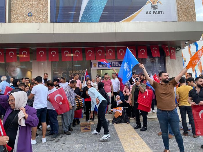 Mersin’de kutlamalar balad