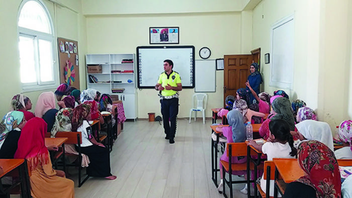 Mersin Trafik Denetleme ube Mdrlnden trafik eitimi