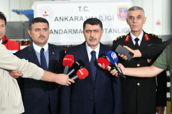 Ankara'da halk saln tehdit edebilecek koullarda bal reten fabrikada 8 bin ton malzeme ele geirildi