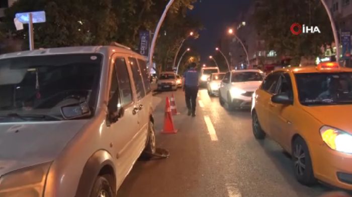 Ankara'da kontrolden kan kamyonet 11 araca arpt