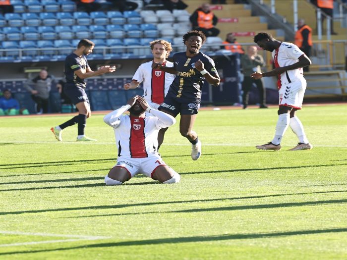  Kasmpaa sahasnda Samsunspora 4-1 malup oldu