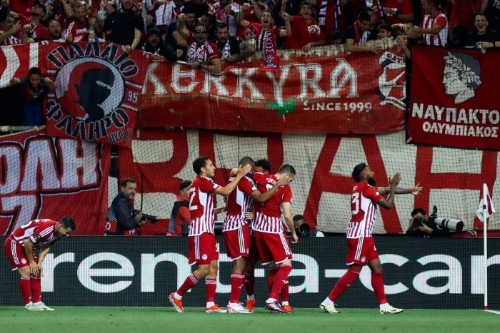 Konferans Ligi'nde Olympiakos finalde