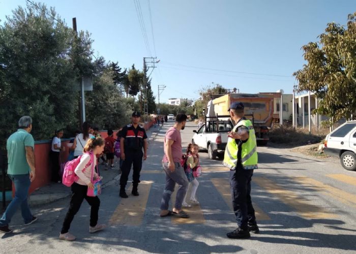 Jandarma ekiplerinden dronelu trafik denetimi