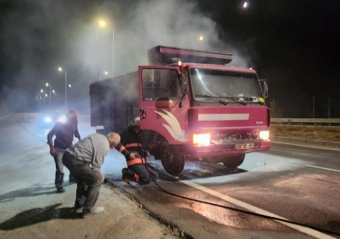 Malatya'da seyir halindeki iki arata yangn