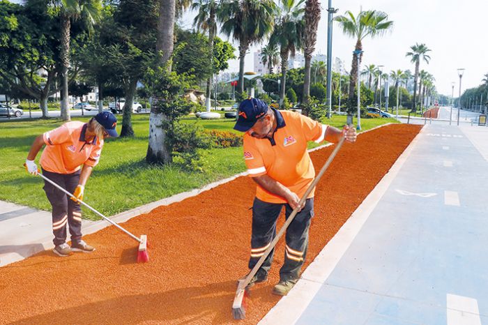 Sahildeki kou yolu zemini iyiletirildi