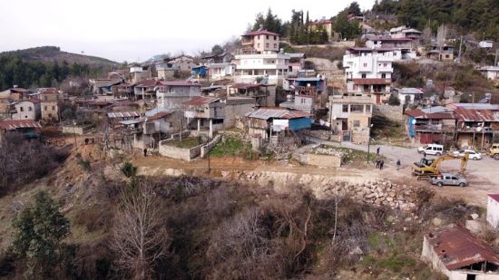 Tarsus Belediyesi, vatandalarn 60 yllk yol hasretine son verdi