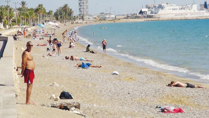 Mersin sahillerinde yaz aratmayan grntler