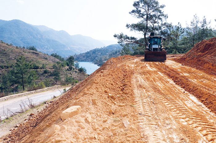 Mersinli reticinin yol sorununu Bykehir zyor