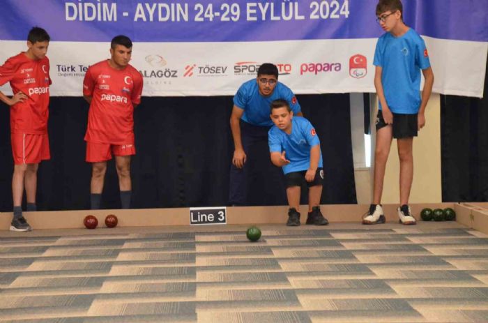 Trkiyedeki zel sporcular, Didimdeki bocce yarmasna katld