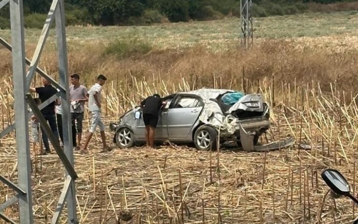 Osmaniye'de otomobil tarlaya utu: 2 yaral