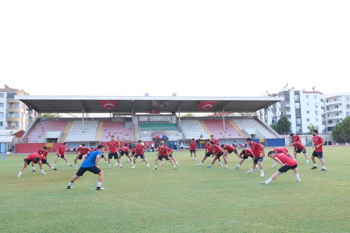 Silifke Belediyespor antrenmanlara balad