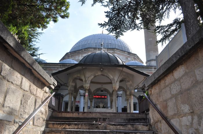 16. yzyldan kalma cami ilgi ekiyor