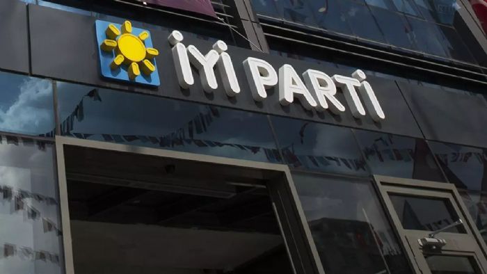 Y Parti Kastamonu il ve merkez ile bakan istifa etti