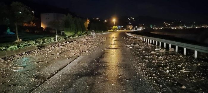 Taan deniz Karadeniz Sahil Yolu'nda ulam fel etti