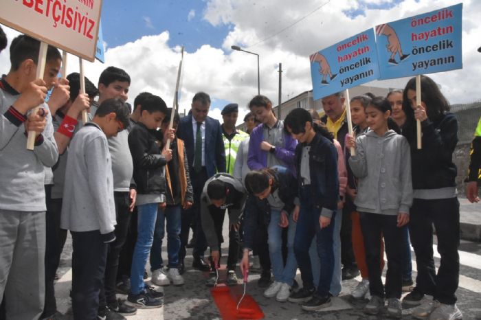 Bitliste Karayolu Gvenlii ve Trafik Haftas kutland