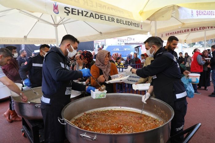 Bakan elik, Adyaman’da gnlleri fethetti