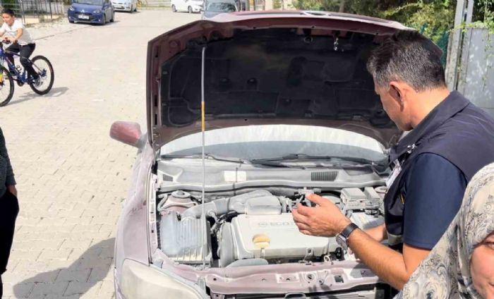 Park halindeki otomobilden dumanlar ykseldi